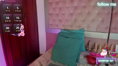 Snapshot of sweet_emmili chatting on April 27, 2026, 12:25 pm emmili online show from April 27, 2026, 12:25 pm