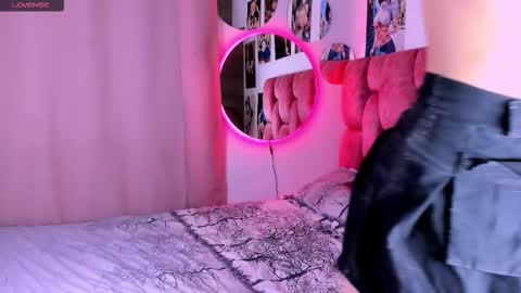 Snapshot of sweet_falon chatting on October 20, 2025, 12:55 am Sweet Fhalon online show from October 20, 2025, 12:55 am