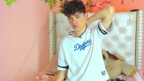 Felipe independent model online show from June 15, 2026, 5:53 am