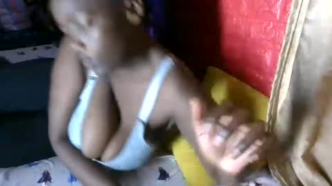 Snapshot of sweet_hennessey chatting on July 8, 2026, 4:50 am sweet_hennessey online show from July 8, 2026, 4:50 am