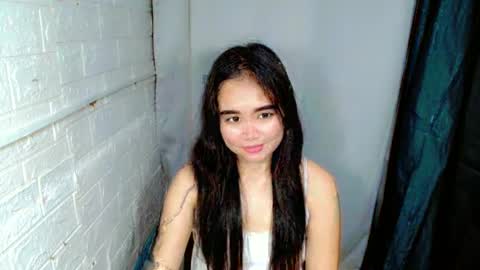 LAIKA online show from December 3, 2025, 5:22 pm