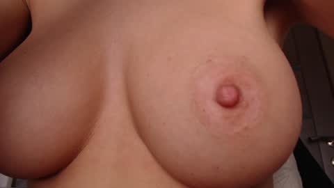 Snapshot of sweet_lil_thing chatting on November 11, 2025, 7:41 am Jen online show from November 11, 2025, 7:41 am