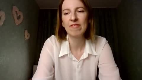 Snapshot of sweet_lilbunny chatting on October 16, 2025, 3:35 pm sweet_lilbunny online show from October 16, 2025, 3:35 pm
