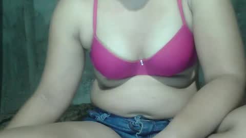 Snapshot of sweet_lily0613 chatting on February 14, 2025, 5:36 pm sweet_lily0613 online show from February 14, 2025, 5:36 pm