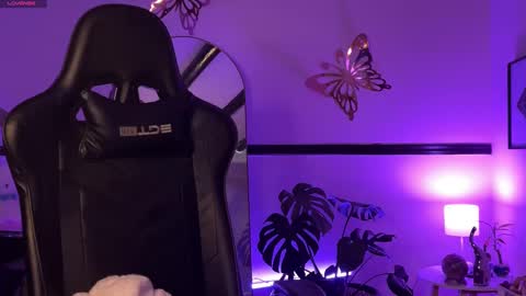 Snapshot of sweet_littleee chatting on February 27, 2025, 3:58 am free private online show from February 27, 2025, 3:58 am