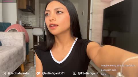 Snapshot of sweet_littleee chatting on January 15, 2026, 6:11 pm free private online show from January 15, 2026, 6:11 pm