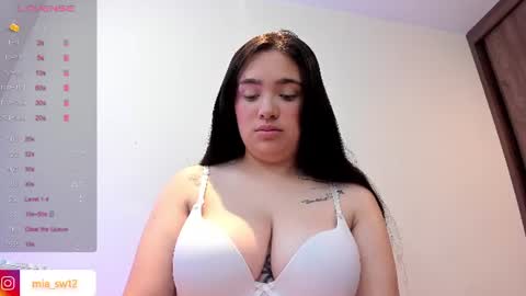 Mia Johns online show from July 28, 2026, 3:43 pm