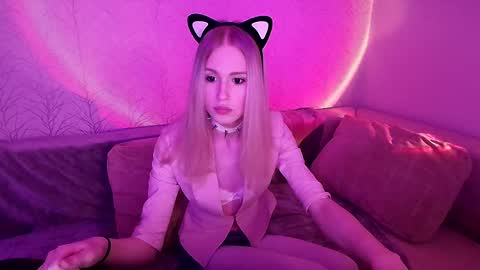 Snapshot of sweet_mol1y chatting on October 7, 2025, 9:45 pm sweet_mol1y online show from October 7, 2025, 9:45 pm