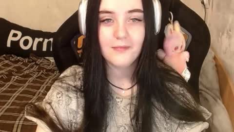 Snapshot of sweet_my_dream chatting on November 11, 2025, 6:30 pm sweet_my_dream online show from November 11, 2025, 6:30 pm