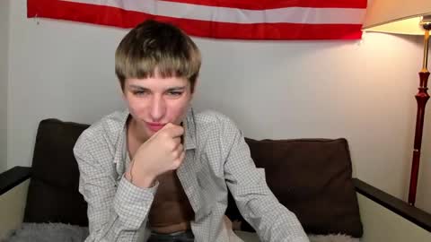 Snapshot of sweet_peach__ chatting on December 5, 2024, 10:12 pm kira online show from December 5, 2024, 10:12 pm