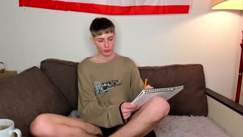 Snapshot of sweet_peach__ chatting on December 11, 2024, 10:49 pm kira online show from December 11, 2024, 10:49 pm