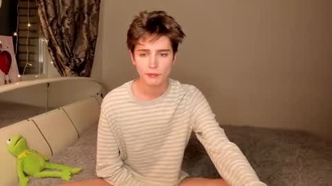 Snapshot of sweet_peach__ chatting on March 3, 2025, 7:06 pm kira online show from March 3, 2025, 7:06 pm