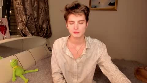 Snapshot of sweet_peach__ chatting on March 5, 2025, 10:21 pm kira online show from March 5, 2025, 10:21 pm