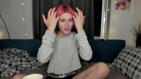 Snapshot of sweet_peach__ chatting on September 12, 2025, 7:58 pm kira online show from September 12, 2025, 7:58 pm