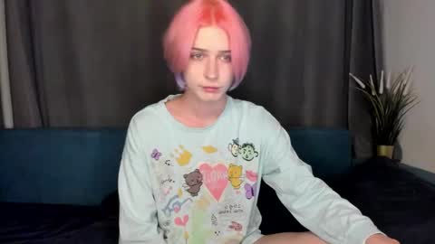 Snapshot of sweet_peach__ chatting on September 20, 2025, 8:43 pm kira online show from September 20, 2025, 8:43 pm