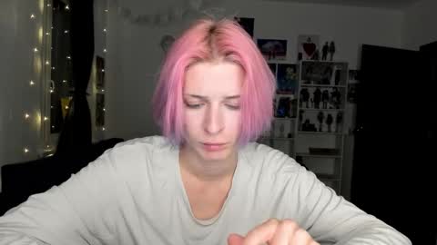 Snapshot of sweet_peach__ chatting on October 13, 2025, 9:37 pm kira online show from October 13, 2025, 9:37 pm