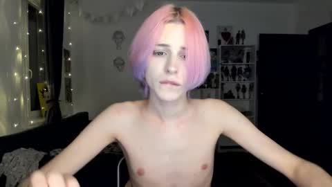 Snapshot of sweet_peach__ chatting on October 19, 2025, 7:58 pm kira online show from October 19, 2025, 7:58 pm