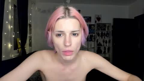 Snapshot of sweet_peach__ chatting on October 20, 2025, 6:19 pm kira online show from October 20, 2025, 6:19 pm