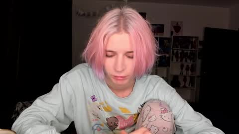 Snapshot of sweet_peach__ chatting on October 30, 2025, 9:26 pm kira online show from October 30, 2025, 9:26 pm