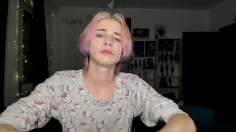 Snapshot of sweet_peach__ chatting on November 2, 2025, 7:27 pm kira online show from November 2, 2025, 7:27 pm