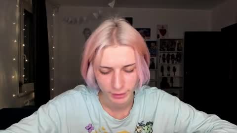 Snapshot of sweet_peach__ chatting on November 5, 2025, 10:32 pm kira online show from November 5, 2025, 10:32 pm