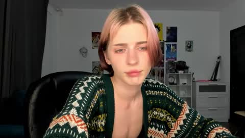 kira online show from March 6, 2026, 7:43 pm