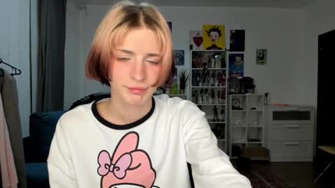 kira online show from March 17, 2026, 7:39 pm