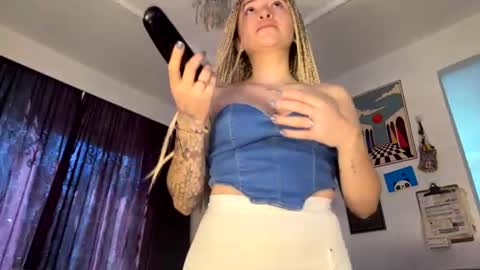 MONIK online show from July 28, 2026, 8:52 pm