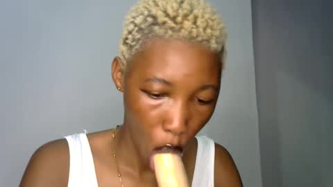 sweet girl online show from June 10, 2026, 4:45 am