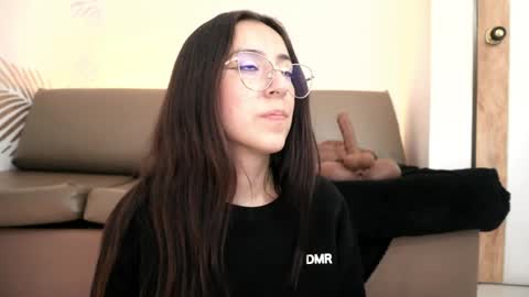 Sammy Lauren online show from April 14, 2026, 7:53 pm