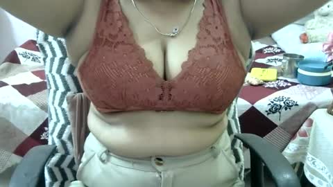 Snapshot of sweet_shivani chatting on July 7, 2026, 7:34 am sweet_shivani online show from July 7, 2026, 7:34 am
