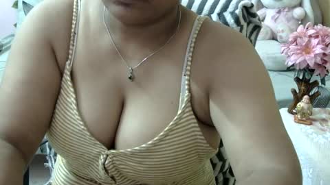 Snapshot of sweet_shivani chatting on July 25, 2026, 7:17 am sweet_shivani online show from July 25, 2026, 7:17 am