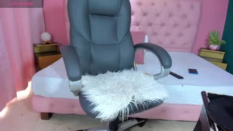 Yeileen online show from May 20, 2026, 8:48 pm