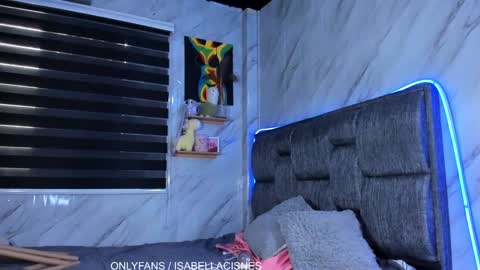 Snapshot of sweet_tits2 chatting on December 8, 2024, 9:19 pm Isabella online show from December 8, 2024, 9:19 pm