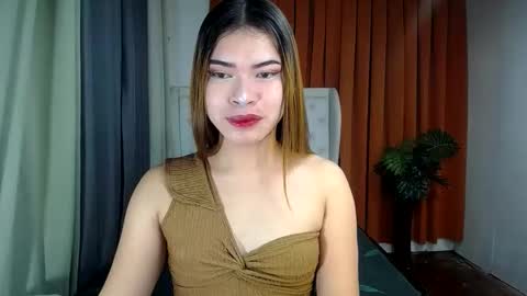 sweet_trexie online show from May 10, 2026, 10:48 pm