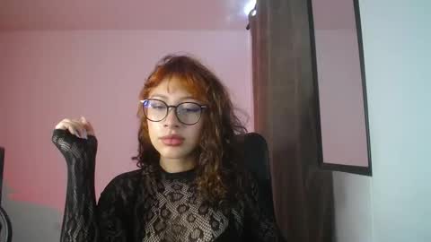 sweet_venus4 online show from March 1, 2026, 1:24 pm