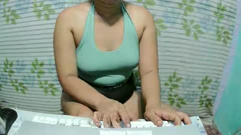 Snapshot of sweet_wild4u chatting on March 6, 2026, 2:24 pm hazel online show from March 6, 2026, 2:24 pm
