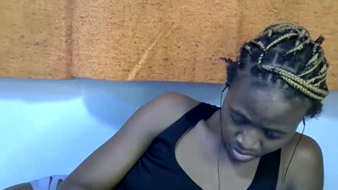 sweet_zarah online show from February 2, 2026, 5:44 pm