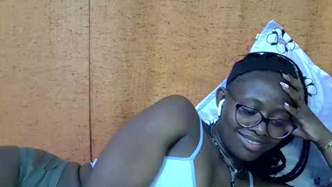 sweet_zarah online show from April 14, 2026, 6:14 pm