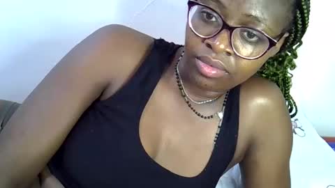 sweet_zarah online show from May 11, 2026, 4:04 pm
