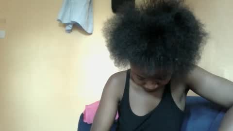 Snapshot of sweet_zella chatting on December 2, 2025, 8:52 am zellate online show from December 2, 2025, 8:52 am