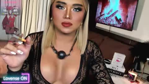 Snapshot of sweetbella118 chatting on November 3, 2025, 12:02 am bella online show from November 3, 2025, 12:02 am