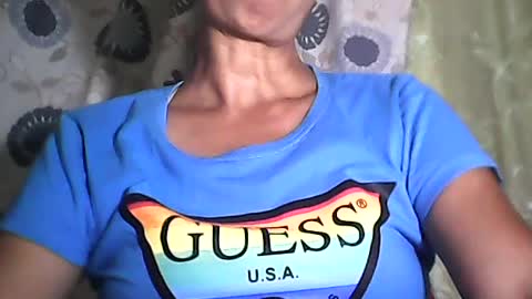 Snapshot of sweetbella24 chatting on July 2, 2026, 11:49 am im anne online show from July 2, 2026, 11:49 am