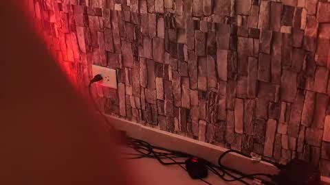 Salom independent model online show from February 15, 2026, 5:04 am