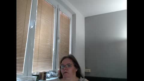 Snapshot of sweetboobs85h chatting on June 12, 2026, 6:01 am Sweetboobs85h online show from June 12, 2026, 6:01 am