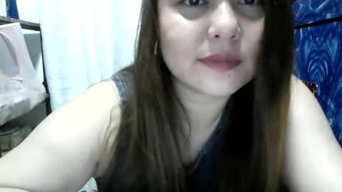 sweetbutterfly8 online show from November 7, 2025, 2:17 pm