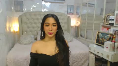 Carla online show from September 30, 2025, 3:11 am