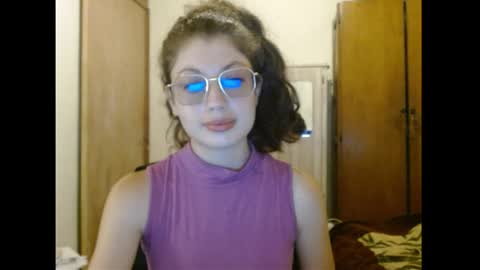 sweetcalm_ online show from April 9, 2026, 4:23 am