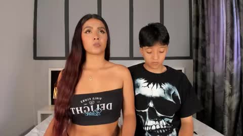 Eva Short hair girl  - Victoria Long red hair online show from October 30, 2025, 5:35 pm