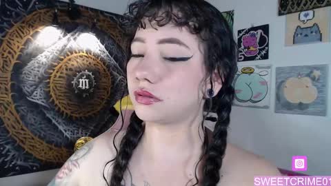 Snapshot of sweetcrime chatting on September 16, 2025, 2:45 am Independent model online show from September 16, 2025, 2:45 am